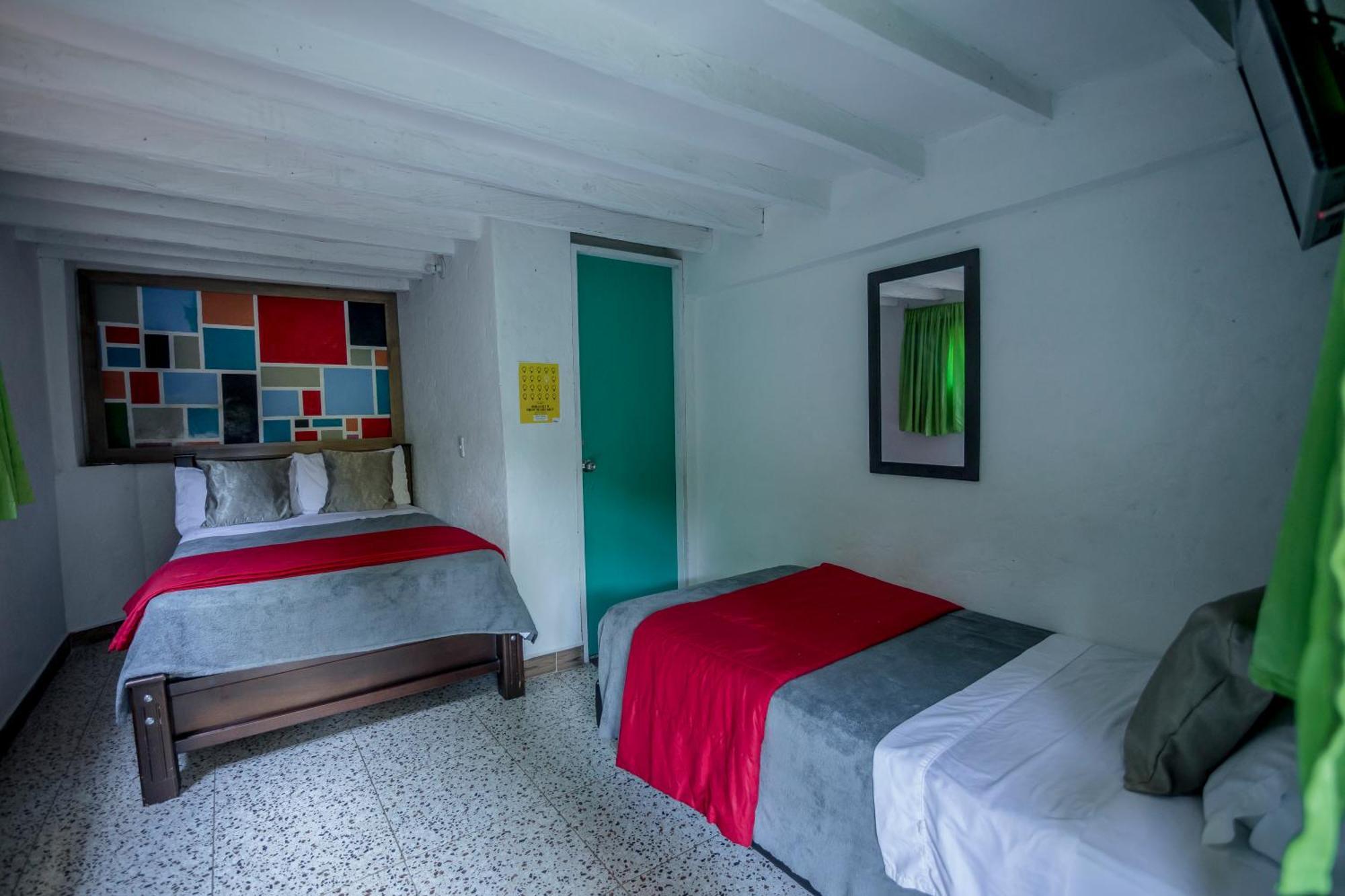 Hotel Marrokos Aeropuerto Jose Maria Cordova Гуарне Екстериор снимка